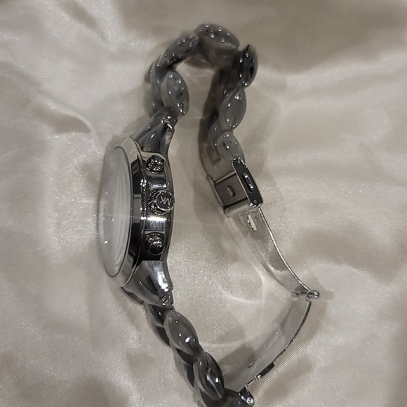 Women's MK watch - Picture 2 of 5